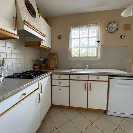 5 Pieces Avec Jardin, A 400m De La Et 600m Des Commerces, Wifi Et Barbecue Inclus - Fr-1-361-20