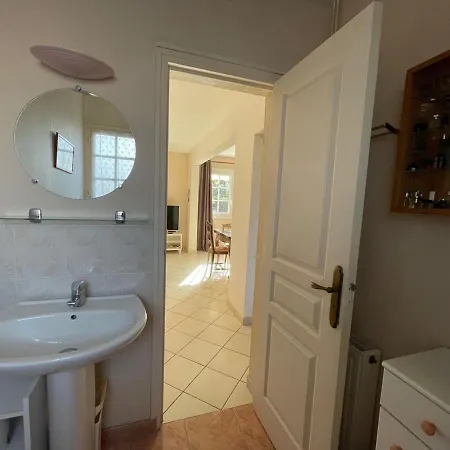 5 Pieces Avec Jardin, A 400m De La Et 600m Des Commerces, Wifi Et Barbecue Inclus - Fr-1-361-20 * Jullouville-les-Pins